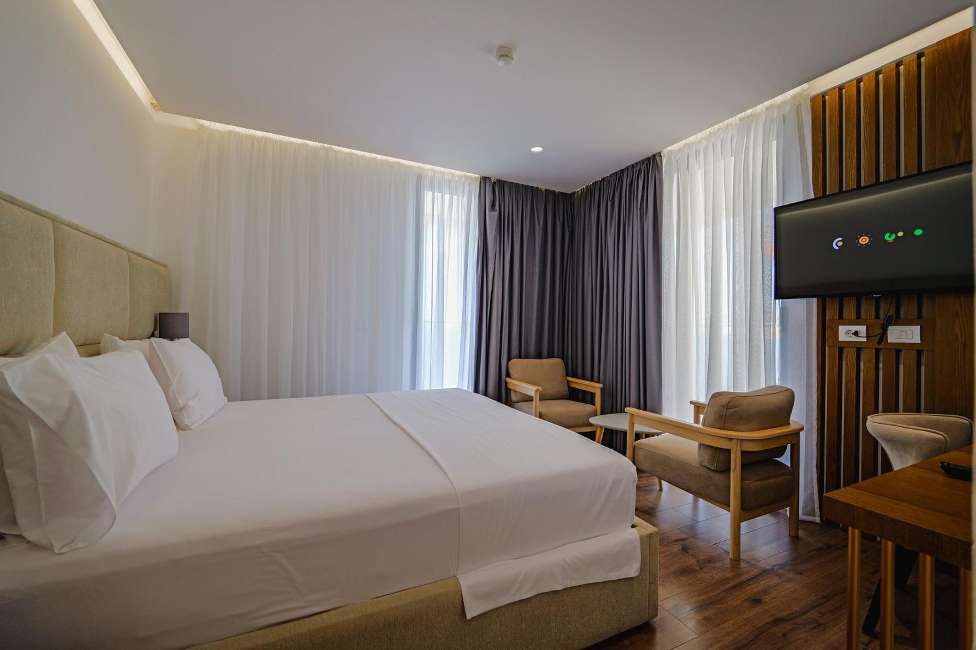 Dorchester Hotel Sarande Exterior photo